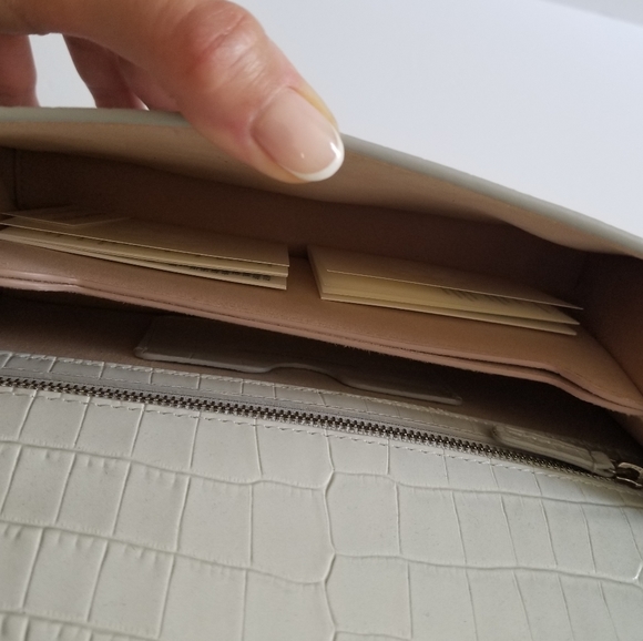 Alexander McQueen Four Ring Croc-Embossed Leather Crossbody Bag Light Gr… - Picture 10 of 11